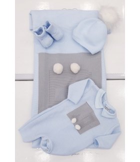 Coordinato Prima Uscita per Bimbo Neonato, Celeste con Riquadri Grigi e Ponpon Bianchi, in Lana Merinos, Hophoplà