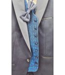 Abito Uomo Blu Cerimonia e 18° con Giacca Collo a Lancia in Raso Gilet Damascato Azzurro Brillantinato Papillon Magnani